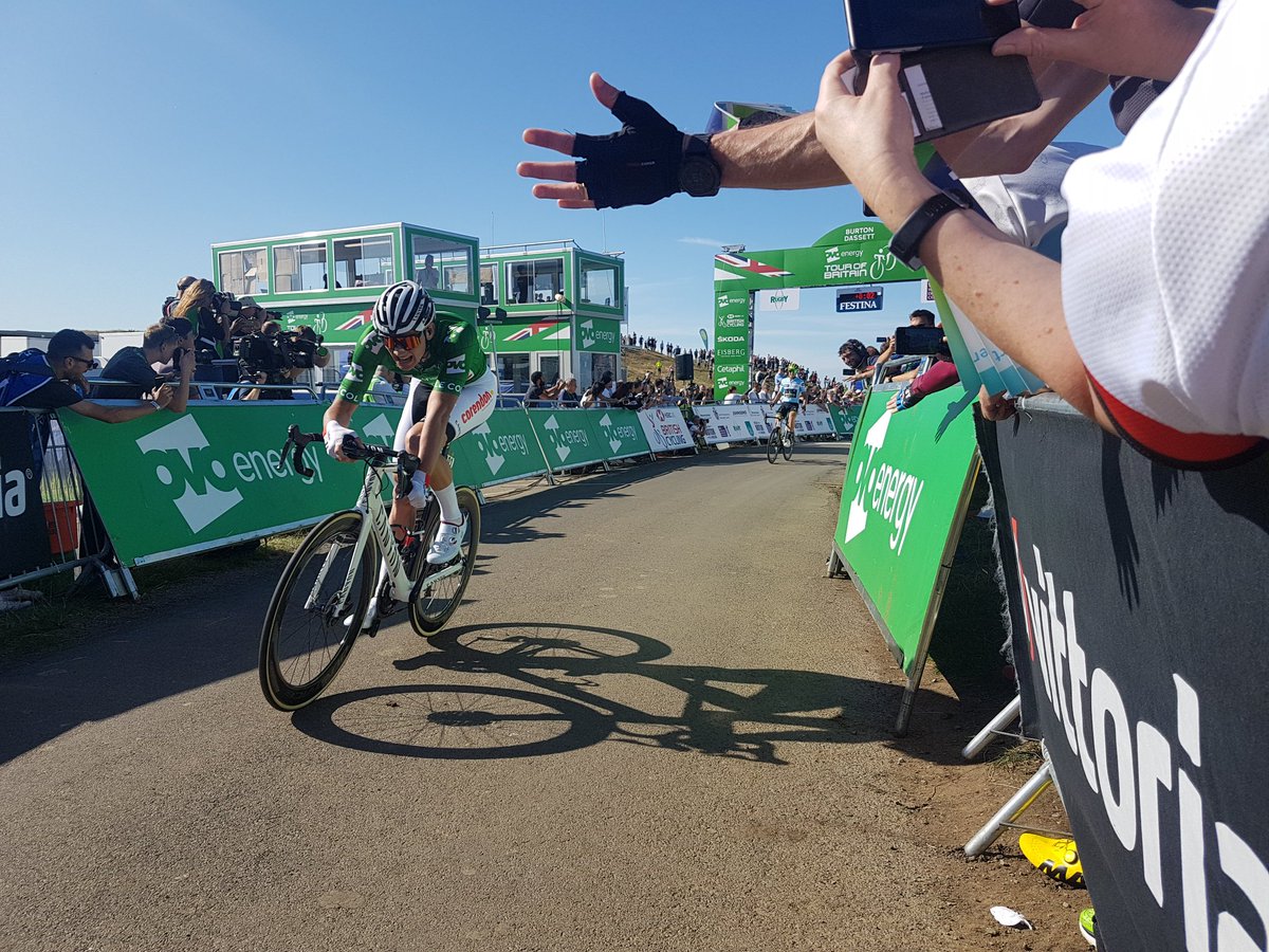 Great atmosphere at Burton Dassett. <a href="/TourofBritain/">Lloyds Tour of Britain</a> Three laps works really well for the spectators.
