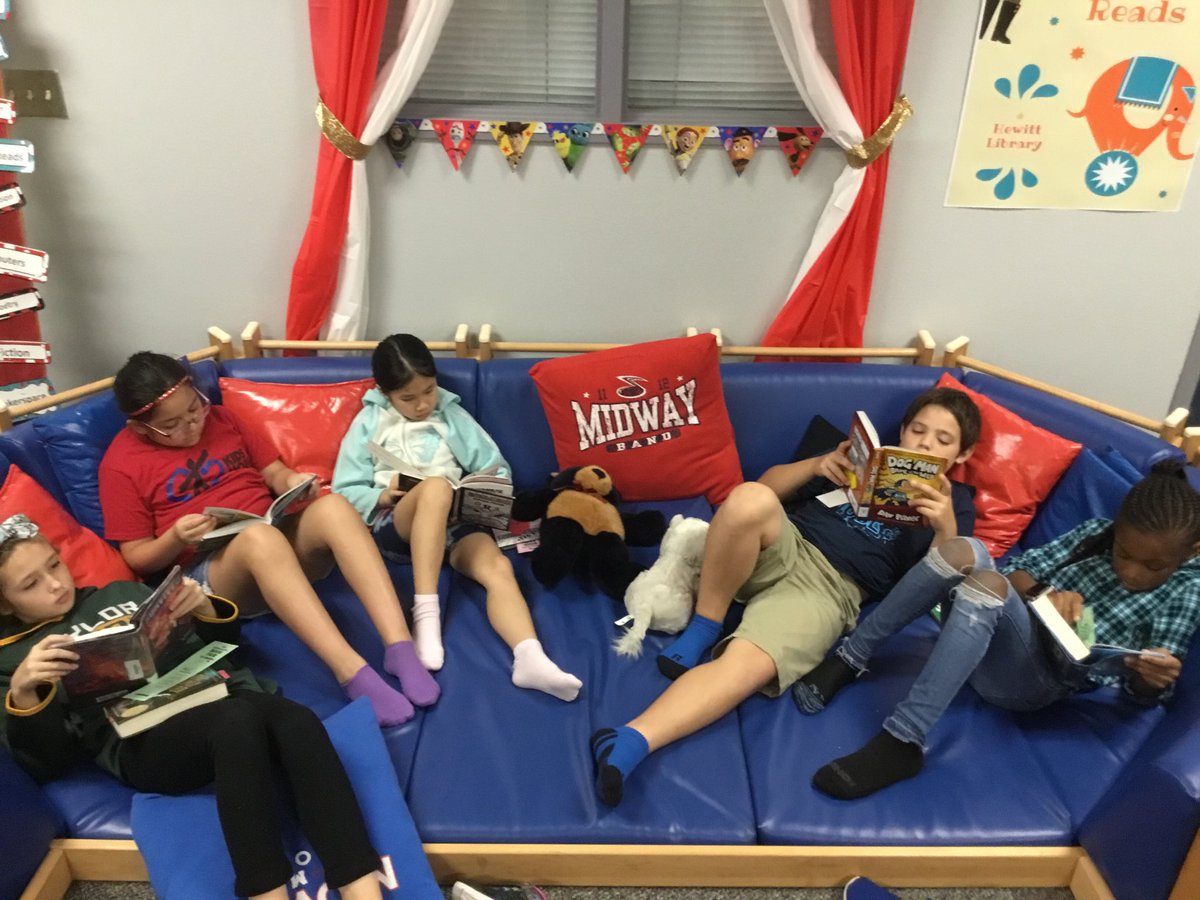 HewLibrary's tweet photo. Mrs Taylor’s 4th grade. This is what we do@ HewLibrary. #MidwayandBeyond #HewittandBeyond https://t.co/cFoTpey1m5