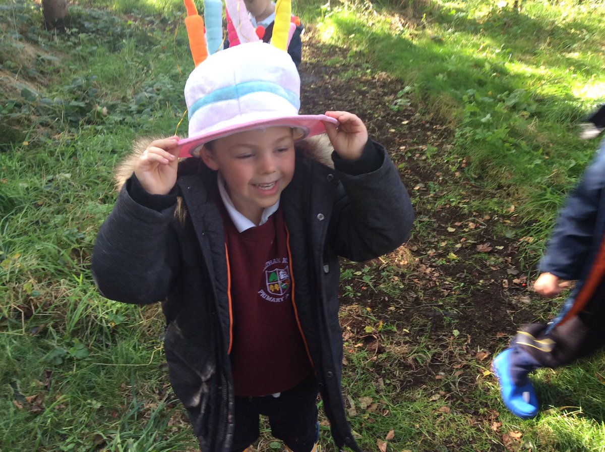 ReceptionMMoor's tweet photo. Hunting for numbers and mini beasts as well as celebrating two birthdays - a busy morning in our continuing woodland adventure! #workingwild 🍁🍃🍂 https://t.co/ArjMmVwspK