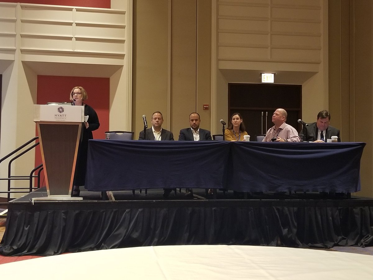 LabelAndNarrow's tweet photo. Leslie Kozar of @ADLabelLeader leads a panel discussion on #packaging mega trends. Avery Dennison is well represented on the panel, which also includes John Pogatschnik of @flinteresting and Carl Brown of @SimplyRFiD. @TLMI #printTHINK #LabelLeaders https://t.co/JUoN2lUMvq