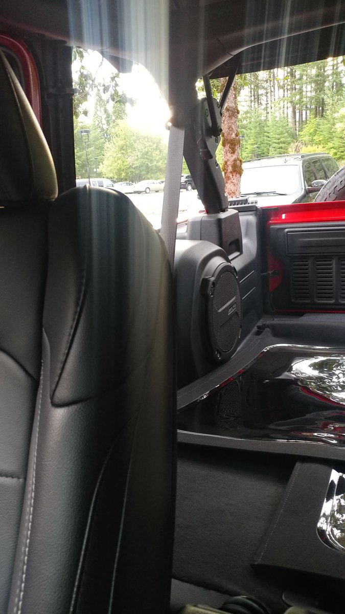 nikjmiles's tweet photo. Need a little base? The 2019 Jeep Sahara 4X4 has the option of an #Alpine 9 speaker system with subwoofer. Base starts at $28 and engine options of 2.0 or 3.6.  #fca. @fiatchrysler_na #jeep #jeeplife @jeep #NWRunToTheSun https://t.co/0GPA9sMmtz