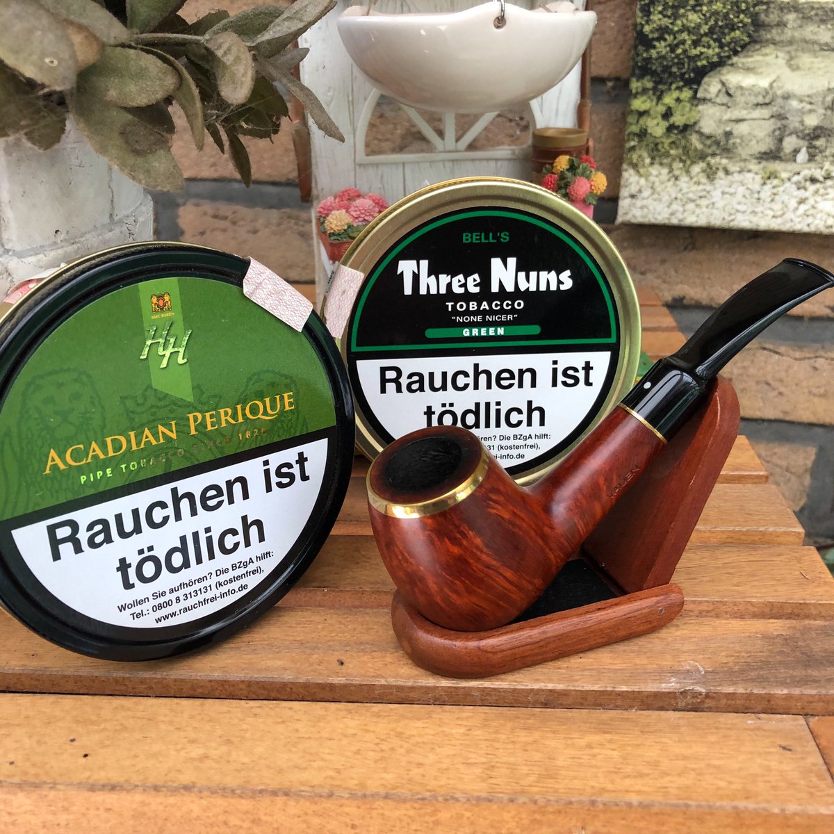 GerdKebschull's tweet photo. *Bell‘s Three Nuns Green*
Starting weekend with Three Nuns or with HH Acadian Perique
In #VAUENpipe
What new tobacco we see on #interTabak
#ThreeNuns
#ThreeNunsYellow
#ThreeNunsGree
#BellsThreeNunsGreen
#macBaren
#HHAcadianPerique
#tobacco #pipetobacco
#tabak @TABAK_KONTOR_de https://t.co/YYOfDnAf6L
