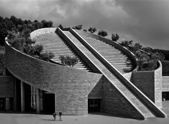 It was a period marked by diversity, with many distinct groupings, and maverick figures. Botta led an alpine school of monumental forms and articulated masonry... Cantina Pietra Winery, Suvereto, Tuscany, Italy, Mario Botta, 2001-4. Image unknown source
