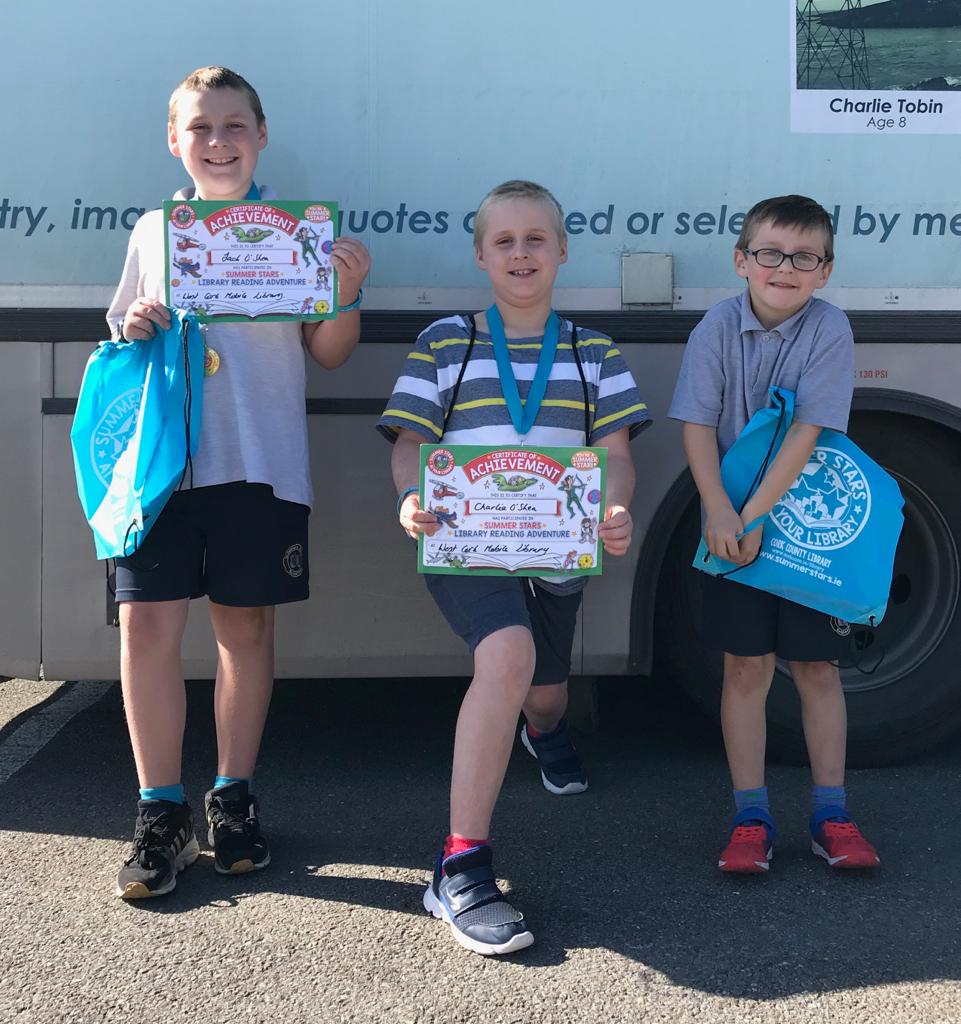 corkcolibrary's tweet photo. Our #SummerStars are still shining brightly in #CorkCounty!!
A few shots from #LibraryHQ & #WestCork mobile library of some delighted participants collecting their @starsreading certs!
#WhatLibrariesDo #Lovereading #LoveLibraries https://t.co/ZWaDczKZdc