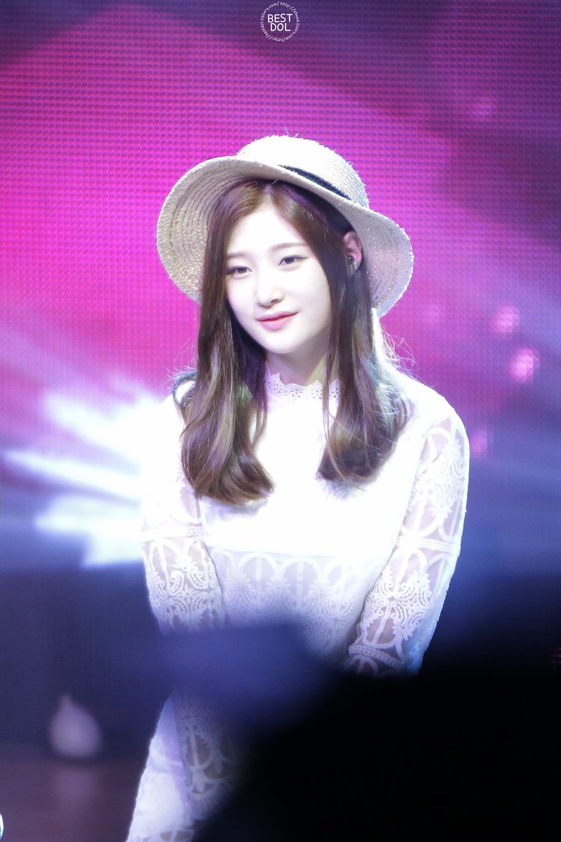 오늘도 채연한 하루 tweet media