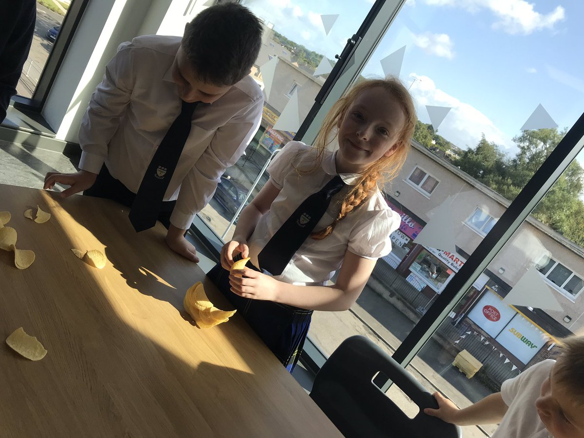 🛠 Some more picture’s from today’s STEM skills group . We had to try and build a loop using only pringles . @GowanbankSchool 🛠 #pupilchoice #pupilvoice #stemskills