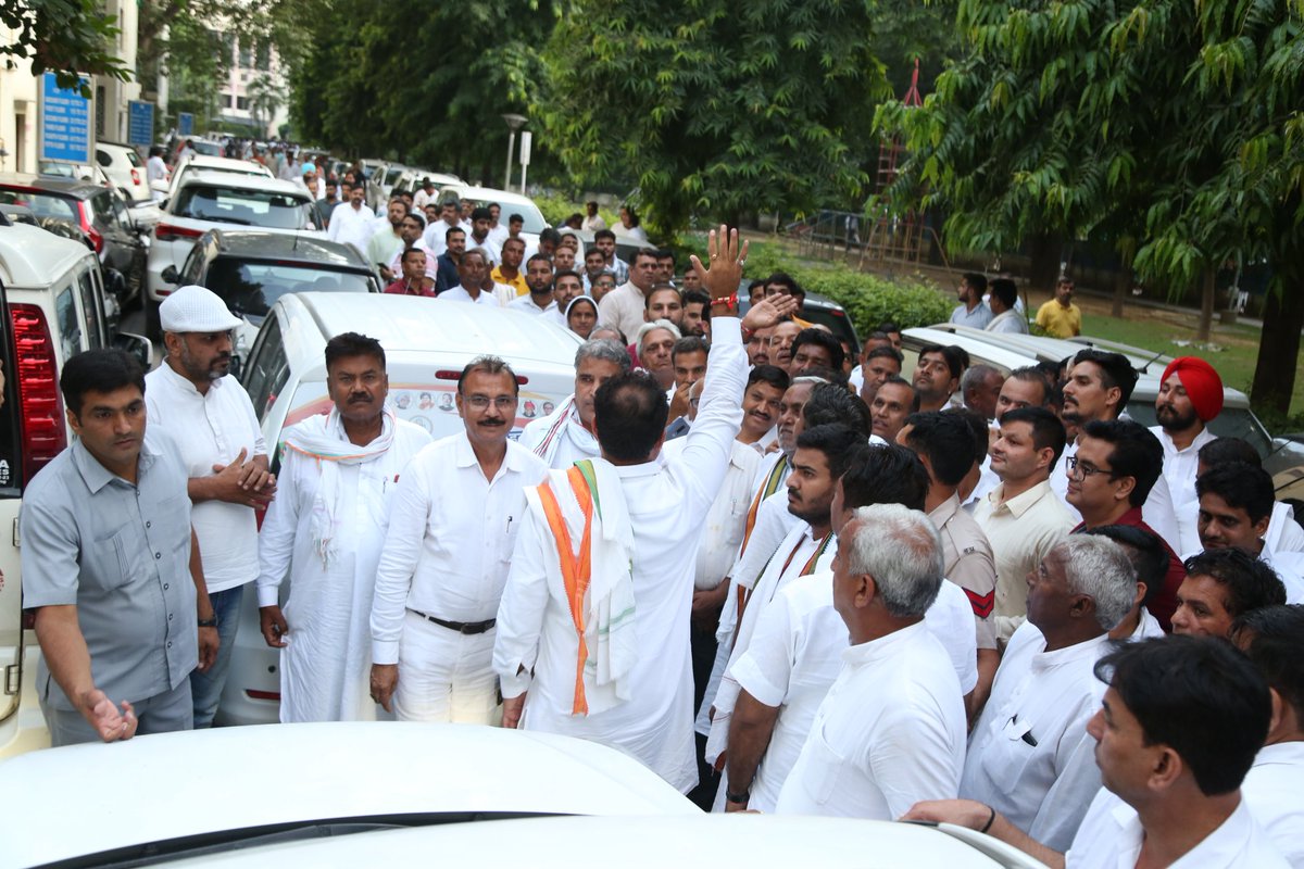 Tanwar_Indian's tweet photo. प्रदेश के कोने कोने से आये साथियों के साथ चर्चा की व पार्टी का मजबूती से साथ देने के लिए उनका धन्यवाद किया। https://t.co/zctsqXIBfM