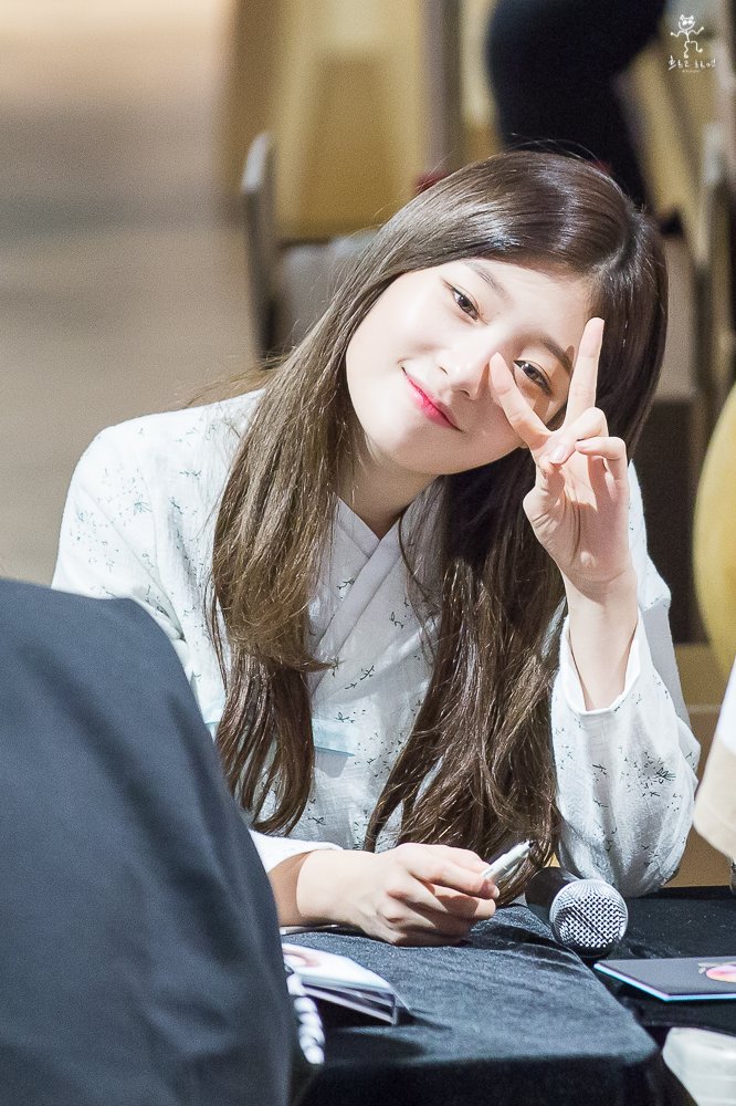오늘도 채연한 하루 tweet media