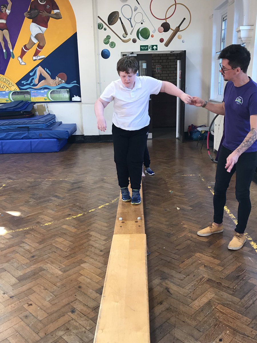 BubsyTownhill's tweet photo. STF enjoyed their ‘Circus’ themed PE session this morning. Balancing, juggling, and hula hooping! 🤹‍♀️🎪🤡 #thcpe #thcstf #offtothecircus #healthandwellbeing https://t.co/3uOHriW56z
