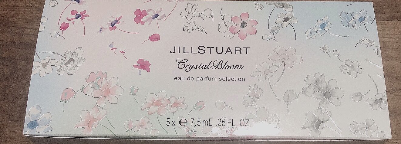 박 유미 ユミ ジルスチュアート 購入品 Jillstuart クリスタルブルーム オードパルファン セレクション初めてのjillstuartです ずっと気になってたんですが 好きな香りなのかどうかわかんなくて購入を躊躇ってたのですが 今日何気なく香りを試すと