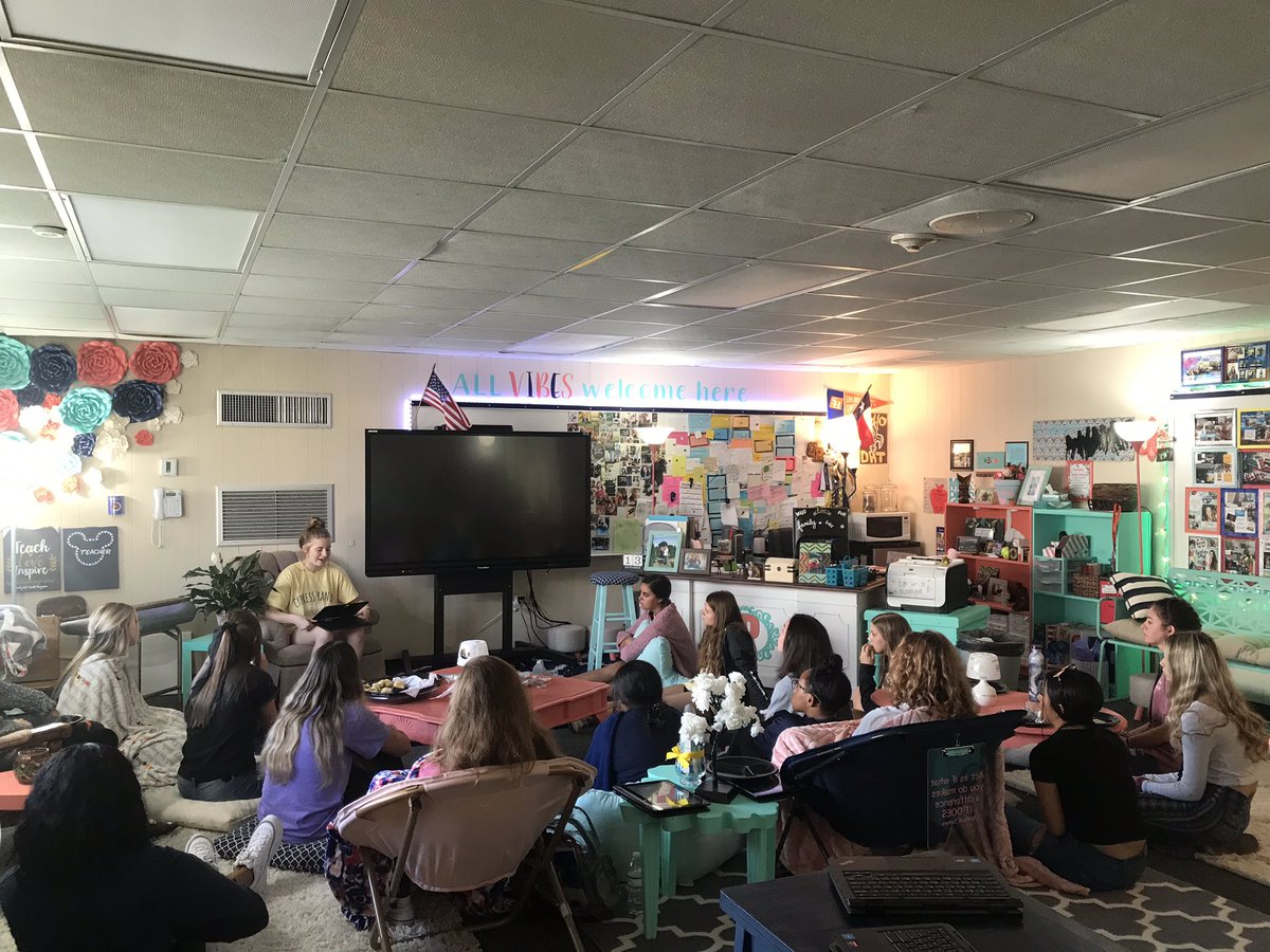 MrsFruff's tweet photo. Cy Ranch Ready, Set Teach shared their “why” today. We talked about why they want to be teachers and I’ve never felt more confident in the future. These are some amazing future educators! #rst #cfisd #growyourown #teachersintraining #FridayThe13th #cyranchrst #futureeducators https://t.co/vnLGpd3EwO