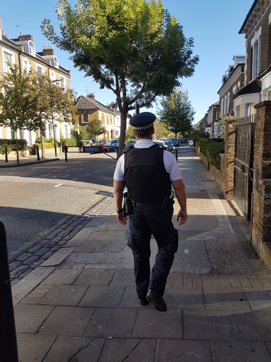 MPSWoodberryDwn's tweet photo. Enjoying the #September ☀️ patrolling #WoodberryDown and @MPSBrownswood with #PCRahman.
#DropIn at #JosephCourt done✔
0 Attendees so lucky I had PC Rahman to chat to!
Any ideas welcome about how/where/when you'd like drop in surgeries (chats in person), I'll be all👂🏻 https://t.co/u3hMm9cUcq