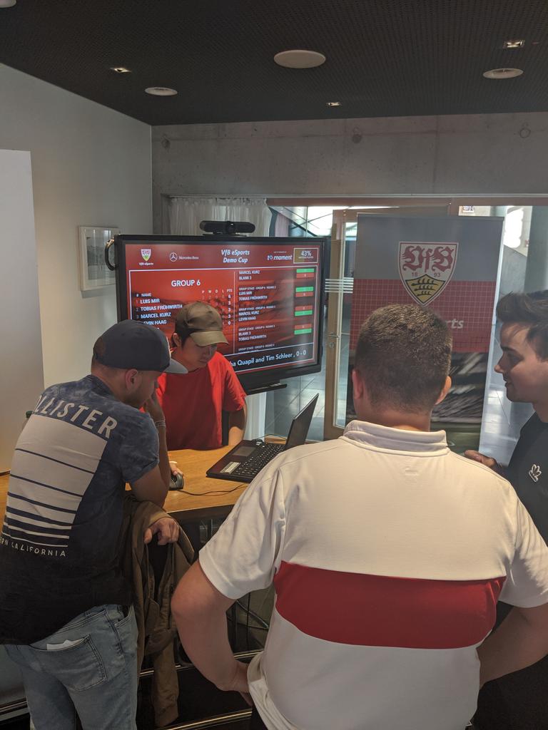 clutchunited's tweet image. Volles Programm für das #teamclutch Events diese Woche. 🔥🔥🔥

Heute: Zusammen mit @FeelinCS beim #FIFA20 Demo Cup von @VfB_eSports
💪💪💪