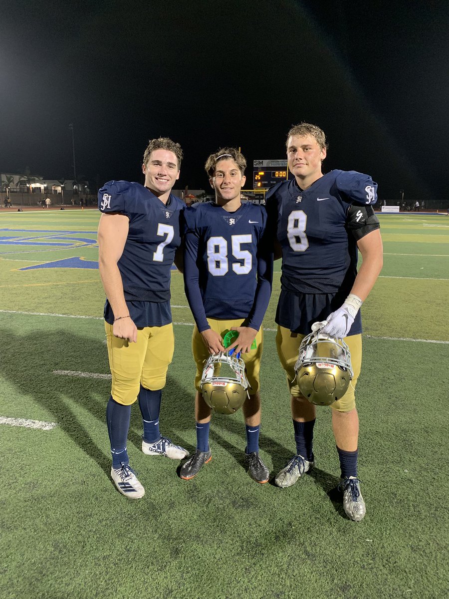 coby_isaoglu's tweet image. Goodluck to these boys tonight. Go get that win let’s go 💪🏈