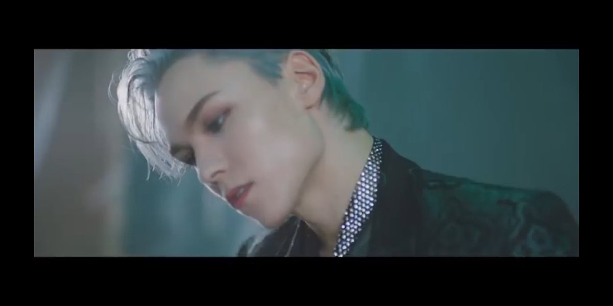 sendhansolpics's tweet photo. me: NO FEAR
vernon:
me: ONE (1) FEAR

#SEVENTEEN_독 #An_Ode #세븐틴으로_물들고_있어 @pledis_17 https://t.co/MMfSId872A