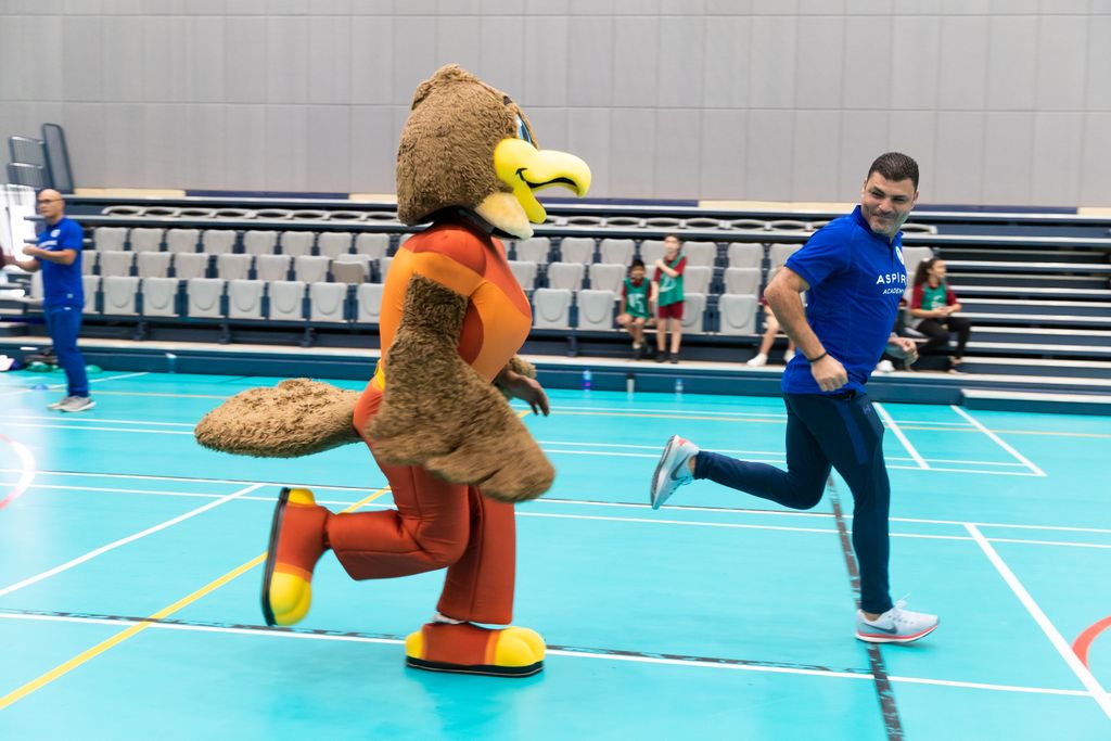 qatarairways's tweet photo. Our #OryxKidsClub mascots and #FollowFalah discovered their inner athlete with @OryxSchool students. https://t.co/5dfHqmrx1s #AimBeyond #Doha2019 https://t.co/Va7ZiWk487
