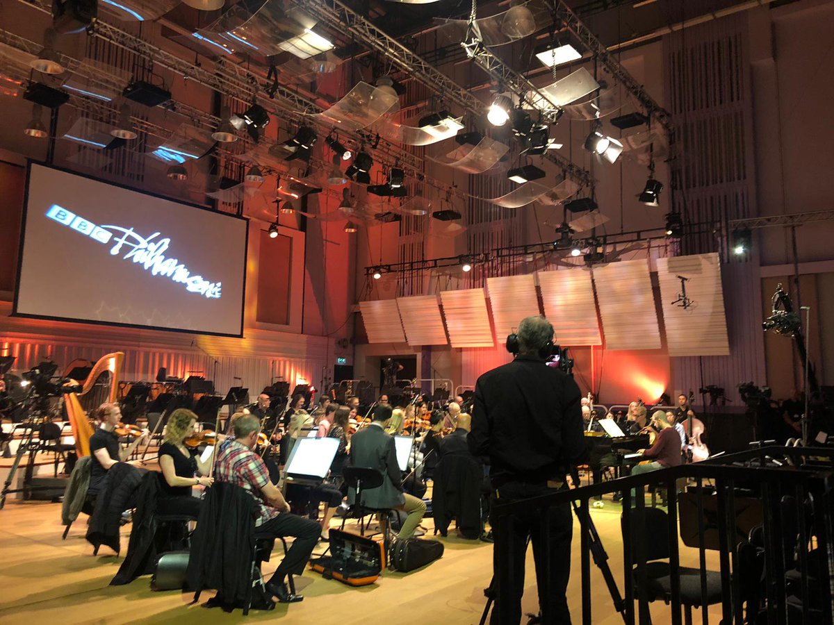 🎦 Our livestream has started! Today's presenter is <a href="/redmond_tom/">Tom Redmond</a> 😀
Watch here: bbc.in/2UT6DWM