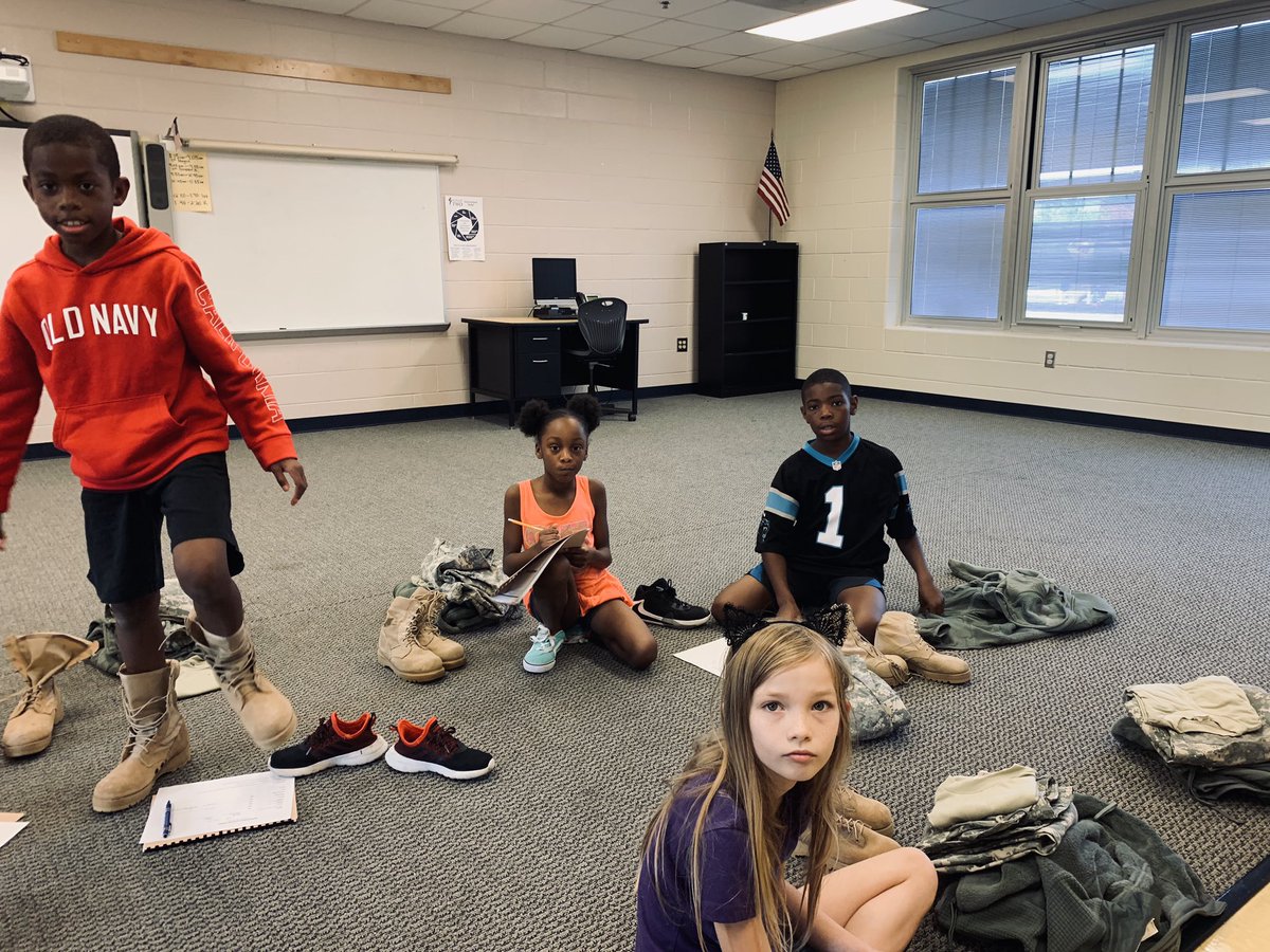 DeputyGriff_SRO's tweet photo. Today the Cougar Cadets @MEDatBCE @RichlandTwo were issued their uniforms. I canโt wait to see them next Friday ๐. I am very proud of the discipline and interest they are displaying. Special thanks to the #SCStateGuard for donating the uniforms #CougarCadets #RCSDSRO https://t.co/8HPrIhVig4