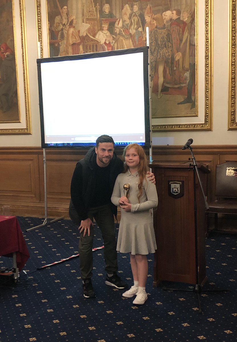 EdiHelpingHands's tweet photo. 5 years of solidarity & comradeship✊️
Thanks to everyone who attended our reception in #Edinburgh City Chambers.
Great night but tinged with sadness.
Watch this space. We’ve only just got started🤝
https://t.co/i1D3WCPp5N
More pics on our Fb page. https://t.co/VpvYtLaMjX