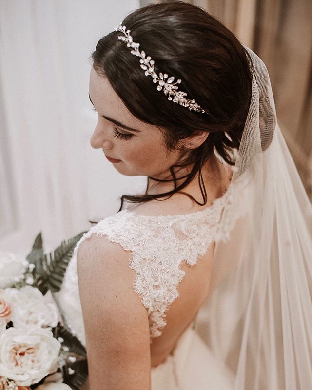 Our beautiful “barely there” veil Sia. Click to learn more. #longveil #fulllengthveil #cathedralveil #chapelveil #floorlengthveil #cathedrallengthveil #chapellengthveil #veil #veils #weddingveil #bridalveil #weddingveils #bridalveils #veilgoals #veilidea… ift.tt/2Q3yyEH