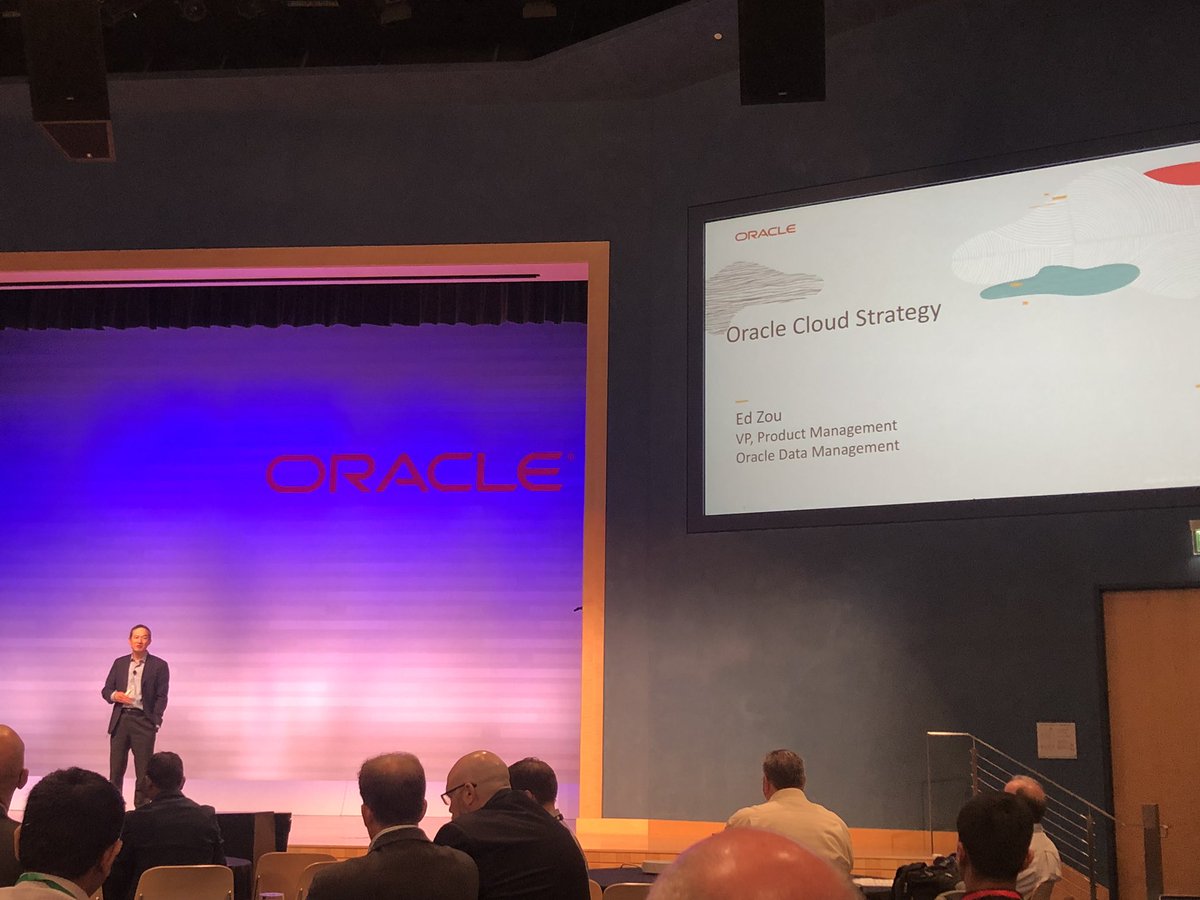 rsantrod's tweet photo. Es Zou is about to deliver the Oracle Cloud Platform keynote at #OraclePAC @oracleace https://t.co/9SlPu17b3H