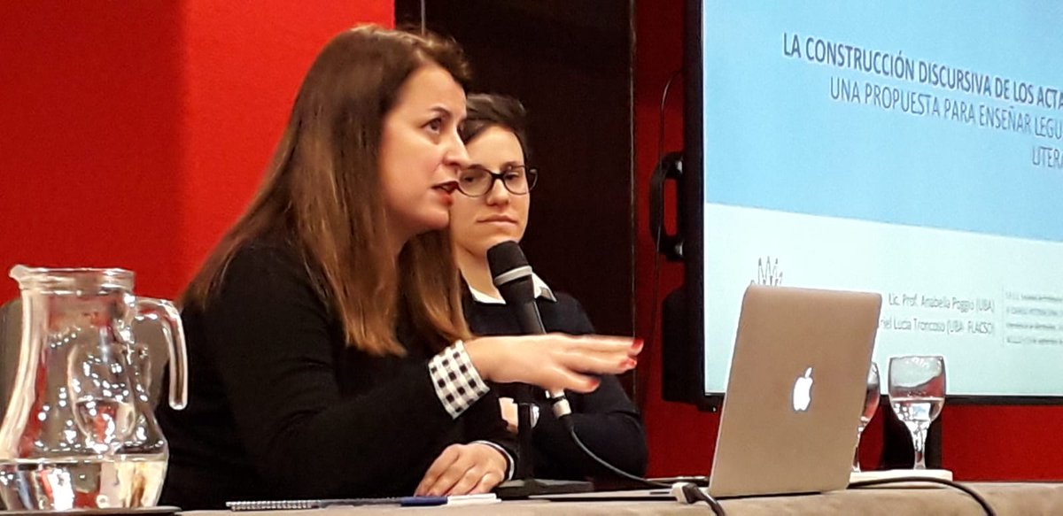 GelpPuan's tweet photo. Anabella Poggio y Muriel Troncoso presentaron su ponencia sobre La construcción discursiva de los actantes y los tipos de cláusulas : una propuesta para enseñar lengua con literatura, en SPEU. #gramaticacognitiva #enseñanza #GELPpuan #SPEU #lenguayliteratura https://t.co/0Loerj4YP2