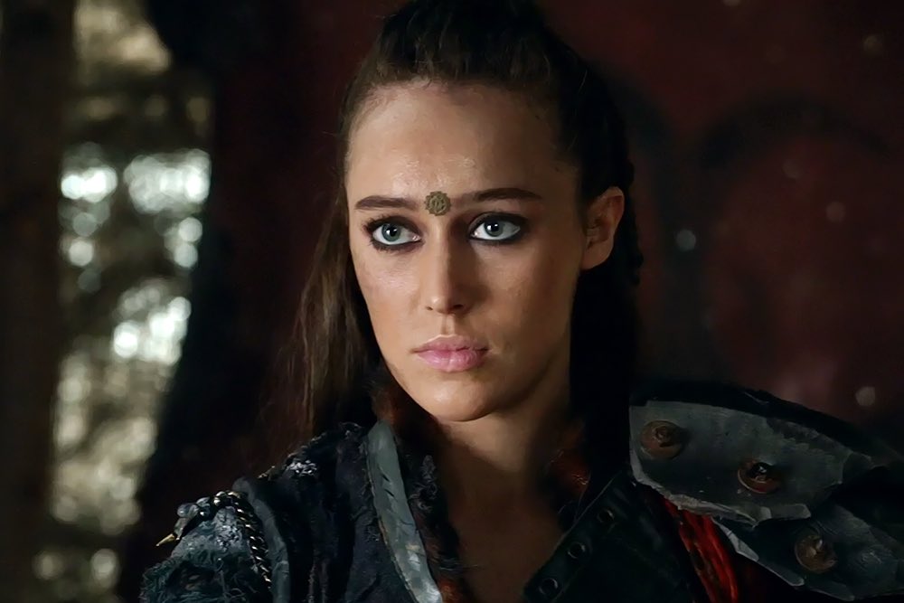 KINGVILLANELLE's tweet photo. I bet you thought that I was dead?
Well Iโm not dead, bet you didnโt think Iโd come back to life STRONGER! #clexaseason7 #bringbacklexa https://t.co/pvYJL3dxqx