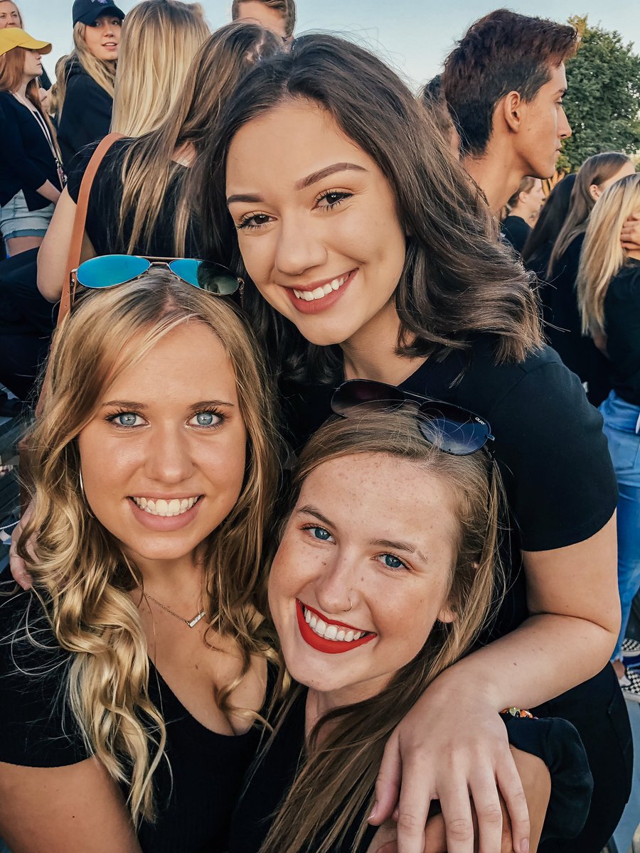 We are so happy that football season is back!!!  ✰✰ Our new members loved cheering on the lopers! Can’t wait for the next home game!