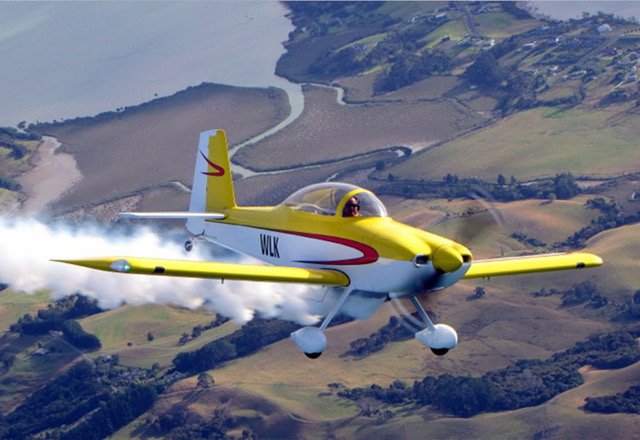 Some of us just belong in the air ✈️☁️
#pilots #smokingairplanes #smokesystem