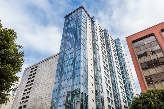 The ultimate in sky-high living, CEOWD worked on the glass glazing that makes this #architecture stand out amongst the crowd.