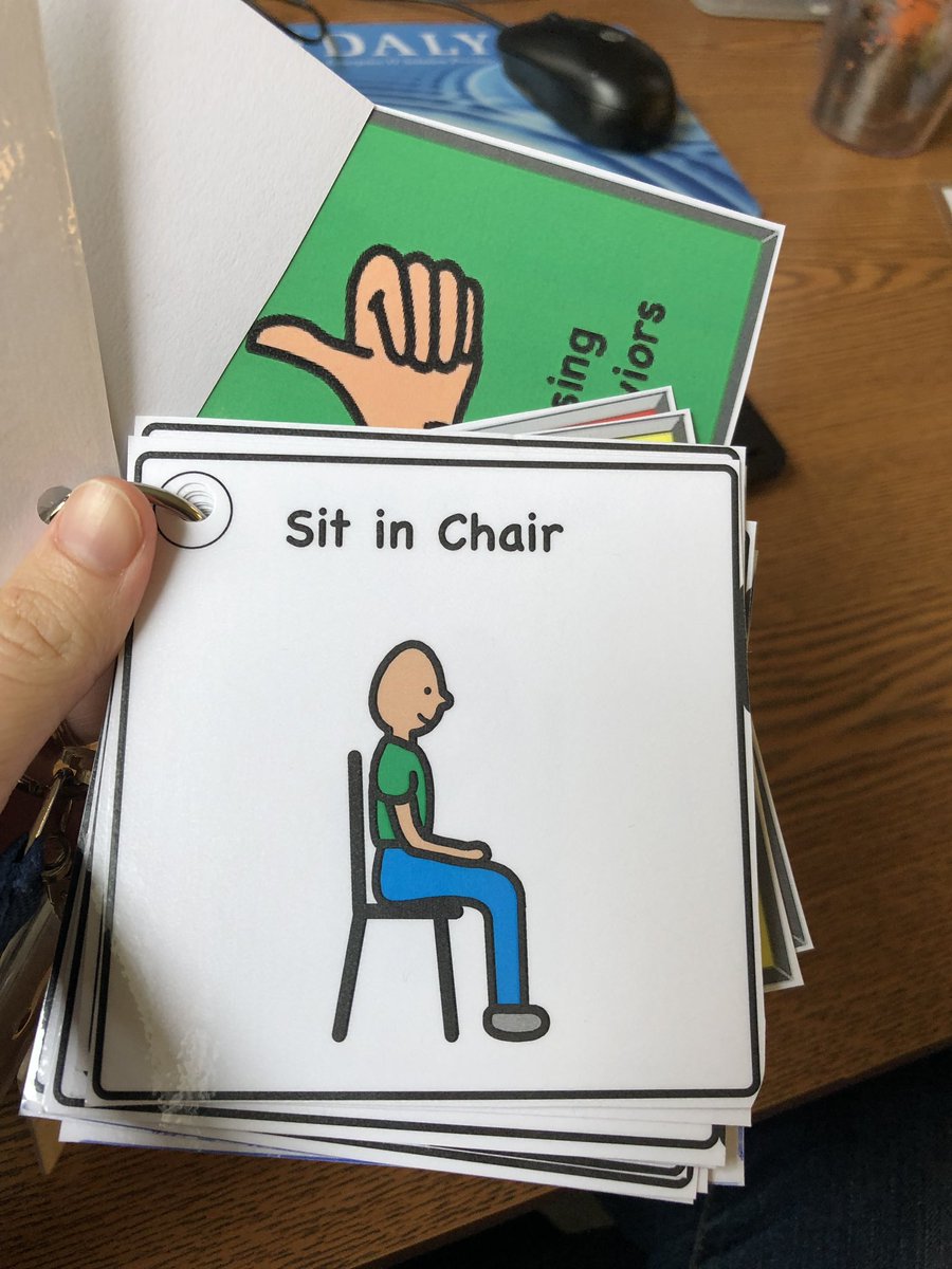 Kt63357's tweet photo. Using visual cue cards to help my newcomers and all learners follow directions 🙌🏻  @TylerHeights https://t.co/RvwazpmAYY