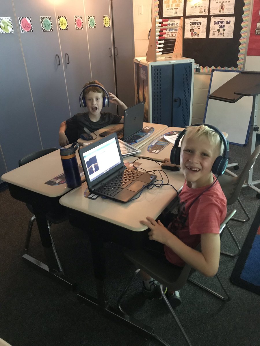 JmccabeMccabe's tweet photo. We tried something new today called coding. The kids loved it and their creative juices were flowing 🤖@mradamwelcome #mortonchat @KatQuain https://t.co/81swtez3Jy