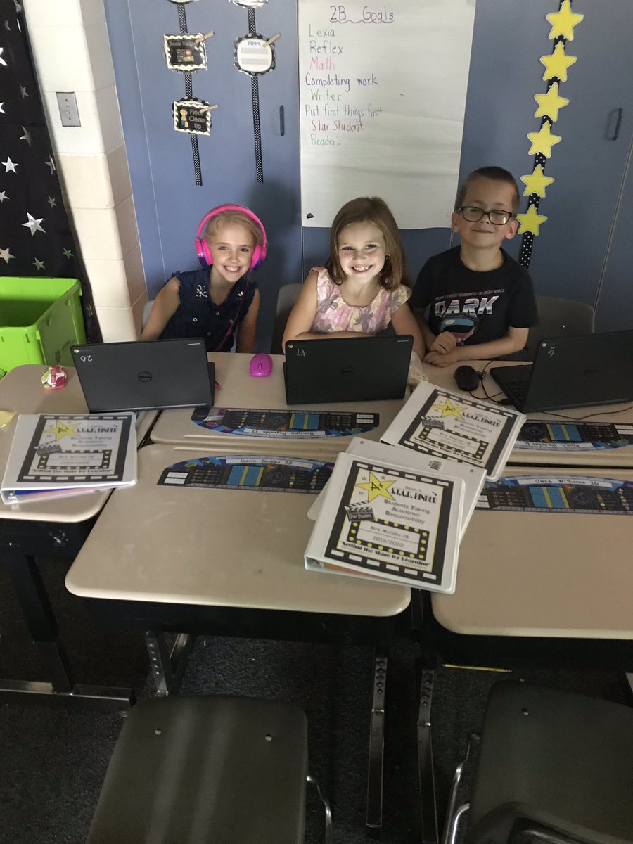 JmccabeMccabe's tweet photo. We tried something new today called coding. The kids loved it and their creative juices were flowing 🤖@mradamwelcome #mortonchat @KatQuain https://t.co/81swtez3Jy