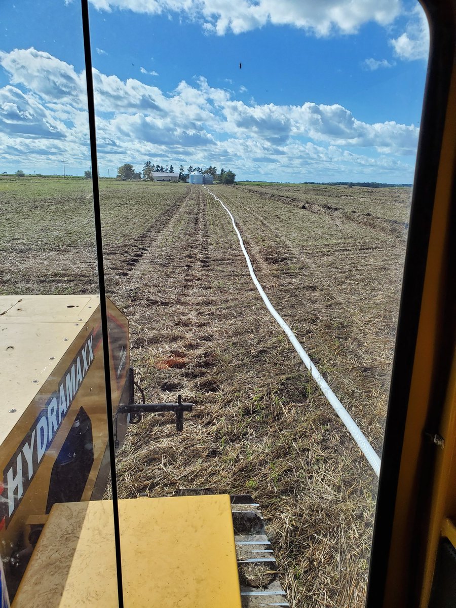 Tiler_Schaef's tweet photo. The long white line. #tile19 #springfieldplastics #hydramaxx https://t.co/TmWIDWNME8