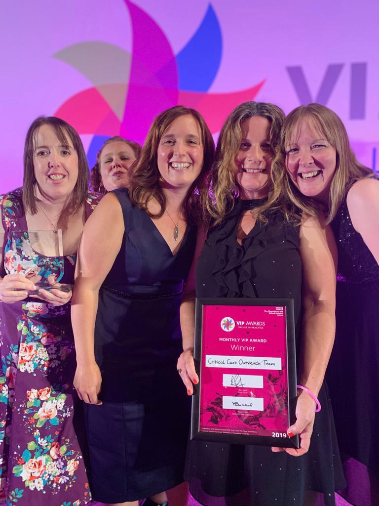 Daffodil01chase's tweet photo. VIP Winner Award goes to Critical Care Outreach Team 🌟🎉🌟 @sath @SaTHCritCare @73syoung @KathPreece @MahoneyMagee @jofriel @ash_1311 @trecole0 @JaneDav46297076 @CcoNurse #sathvip https://t.co/REf2srt3g9