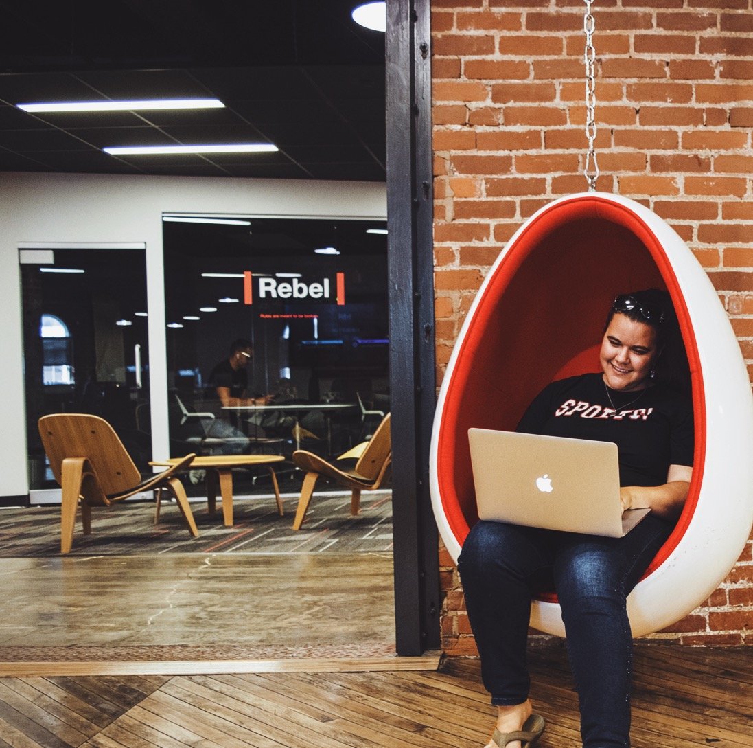 Barefoot tweet media