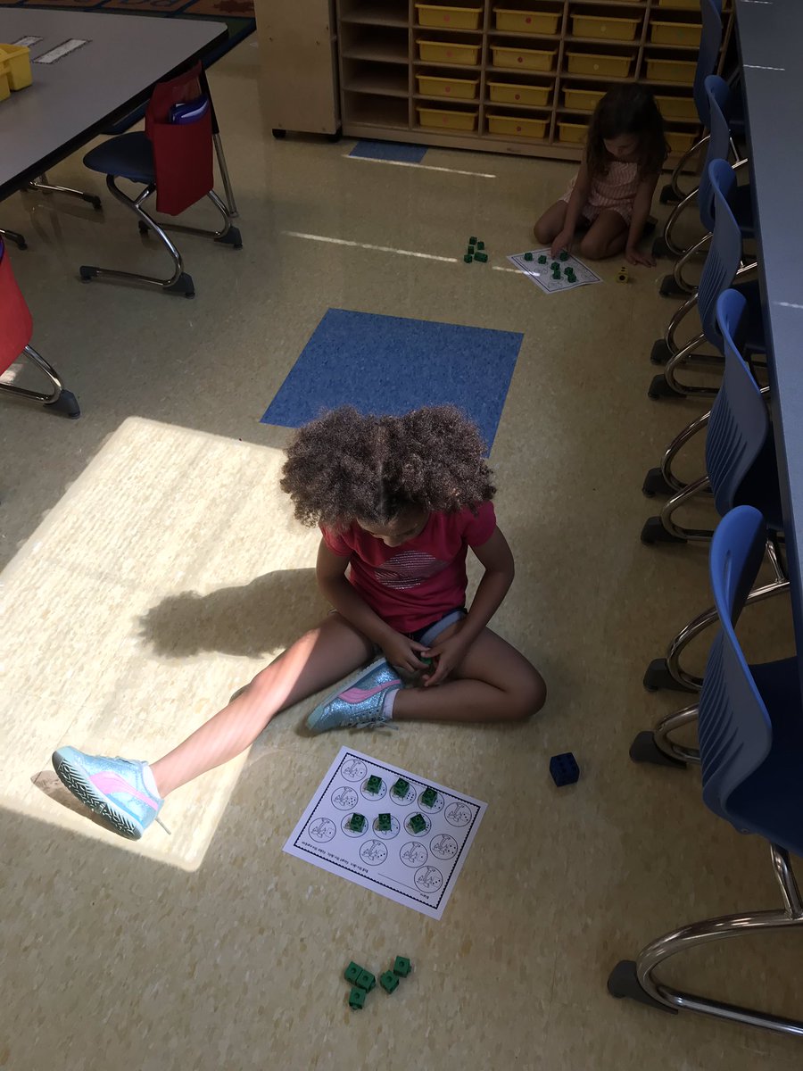 StPierreKinders's tweet photo. Learning math workshop procedures! @mathbarb @WTBobcats https://t.co/IbKOvIaUbE