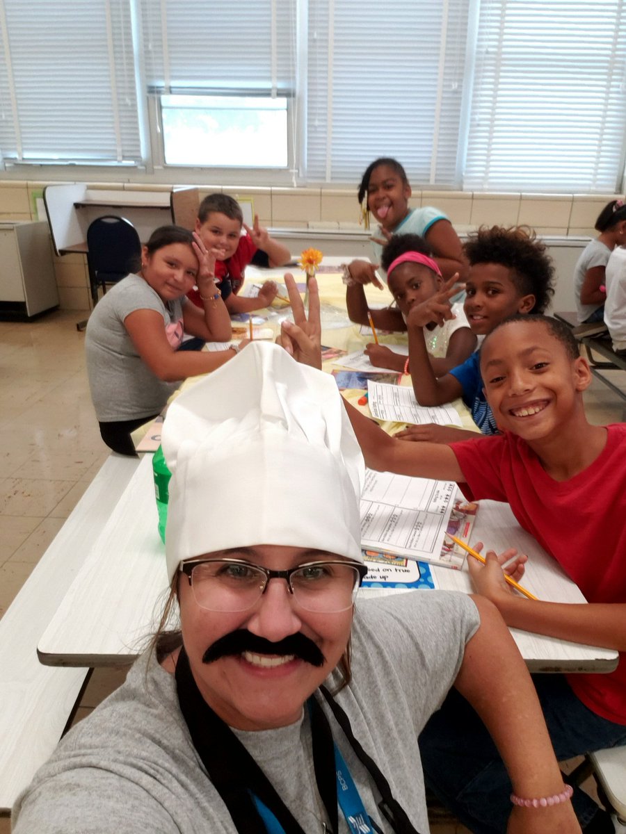 amandanewman21's tweet image. Introducing 4th grade Ss to genre through a book tasting! #genres #makingconnection #engaginginagoodbook #MESbelieve @TeamMiddlesexES @Sbowman2 @Carrie_Hardesty @BCPS_ELA