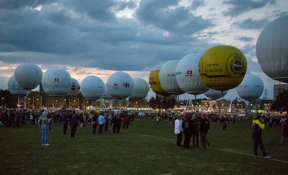 airsports_fai's tweet photo. ⬆️ Up, up and away! The gas balloon crews taking part in this year's Coupe Aéronautique Gordon Bennett took off from Montbéliard 🇫🇷 this evening at 20.45 local time. Good luck to all the teams! 😀 
👉Live Tracking: https://t.co/sSuduDZBJH
👉Story: https://t.co/tHpnpyukei https://t.co/P5ArMTbUG4