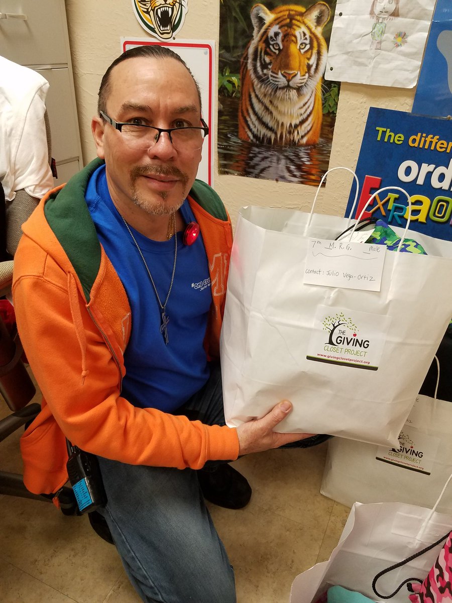 JodyNolf's tweet photo. El's @Jupmiddle are so blessed! Thank you to @JulioVegaJunior & #TheGivingClosetProject for generously supplying our students with clothing, toiletries, & supplies. #TeamESOL #lovemyjob #lovewhereIlive https://t.co/By5BkPsjue