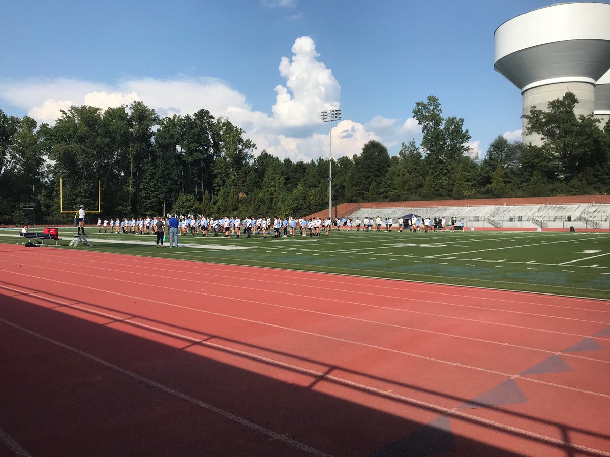 Cambridge_AD's tweet photo. Band getting ready! You name it we have it tonight - Band, chorus, middle school band & chorus, mini cheer campers, #GoldOutforCancer & opening round Region ๐๐๐โผ๏ธ
7:30pm ๐ปCountry
#DontmissIt https://t.co/t6vccxC8mH