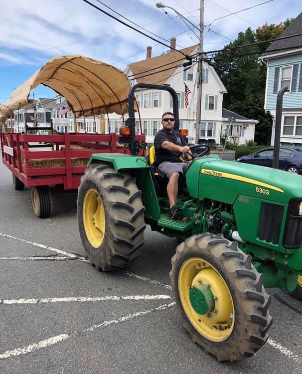Don’t forget that this Sunday Sept 15th is also the Artisan Market... the last one of the summer. Don’t miss it! 🍁 Take a nice stroll from First Street to High Street, or hop aboard the free hayride! 🚜 #NorthAndoverMA #shop01845 #supportlocal #rocktheregister