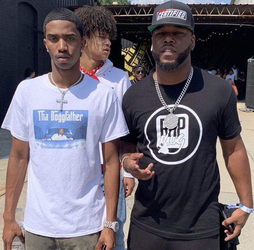 PeachThePR's tweet image. @therealrapplug x @Kingcombs x @cashclaybeats 

🔌 #RevoltSummit Day 1 was a SUCCESS! Full of powerful minds and great opportunities to learn from the best in the game. 

S/o to our #RapPlugPro @cashclaybeats for always repping the BRAND! 

#RapPlug #REVOLTSummit #ChristianCombs