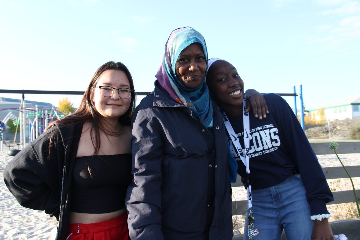 nwtrpa's tweet photo. This week, we're celebrating the Weledeh Garden Harvest, a partnership with @EcologyNorth, Yellowknife Community Garden Collective, and @Weledeh. Wonderful to see intergenerational connections made as knowledge and laughter were exchanged! #generationsonthemove #yellowknife https://t.co/5flSgrBz90