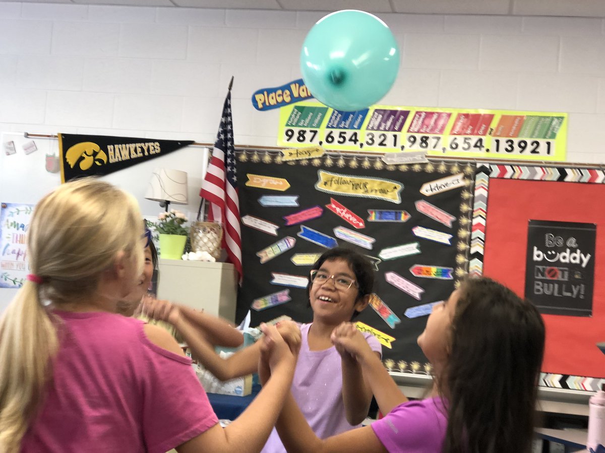 KusicielFourths's tweet photo. Thank you to @swatanuki1 for the delightfully fun lesson on feedback, documentation, and self-reflection! We are #EngagedOwls at @AHSD25Olive!  #FearlessFourths #OMSLearns #D25ItsPersonal https://t.co/iDPOMsJtcw