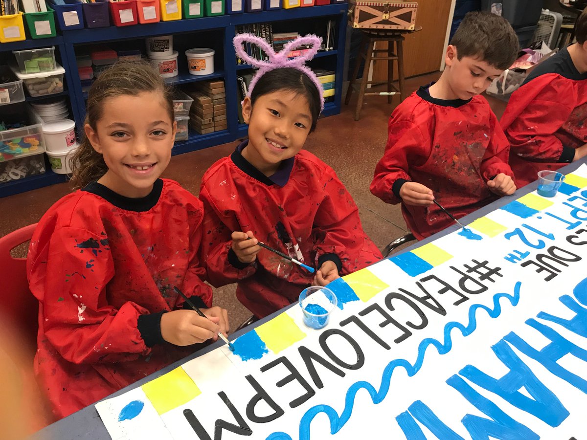 ParkMaitland's tweet image. We Stand With Abaco! G3 Ss worked to create signage for our Supply Collection for the Bahamas! All supplies are being flown by Air Unlimited from the Sanford Airport tomorrow to the Bahamas! #PeaceLovePM #LearnPM