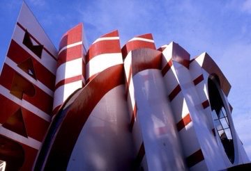 He also had a more polychromatic, geometric streak, this is "Mapad", a Nursing Home in Grand Paris (the Met region) Manuel Nunez Yanowsky, France, 1983-5