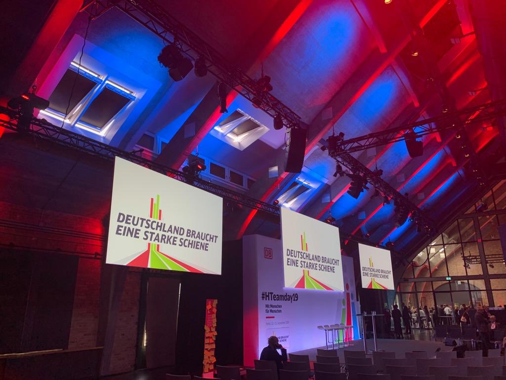 Start unserer neuen #newwork Initiative #menschenmachenzukunft heute bei unserer HR Führungskräfteveranstaltung  #HTeamday19 #db #starkeschiene #diversityatdb #futureworks