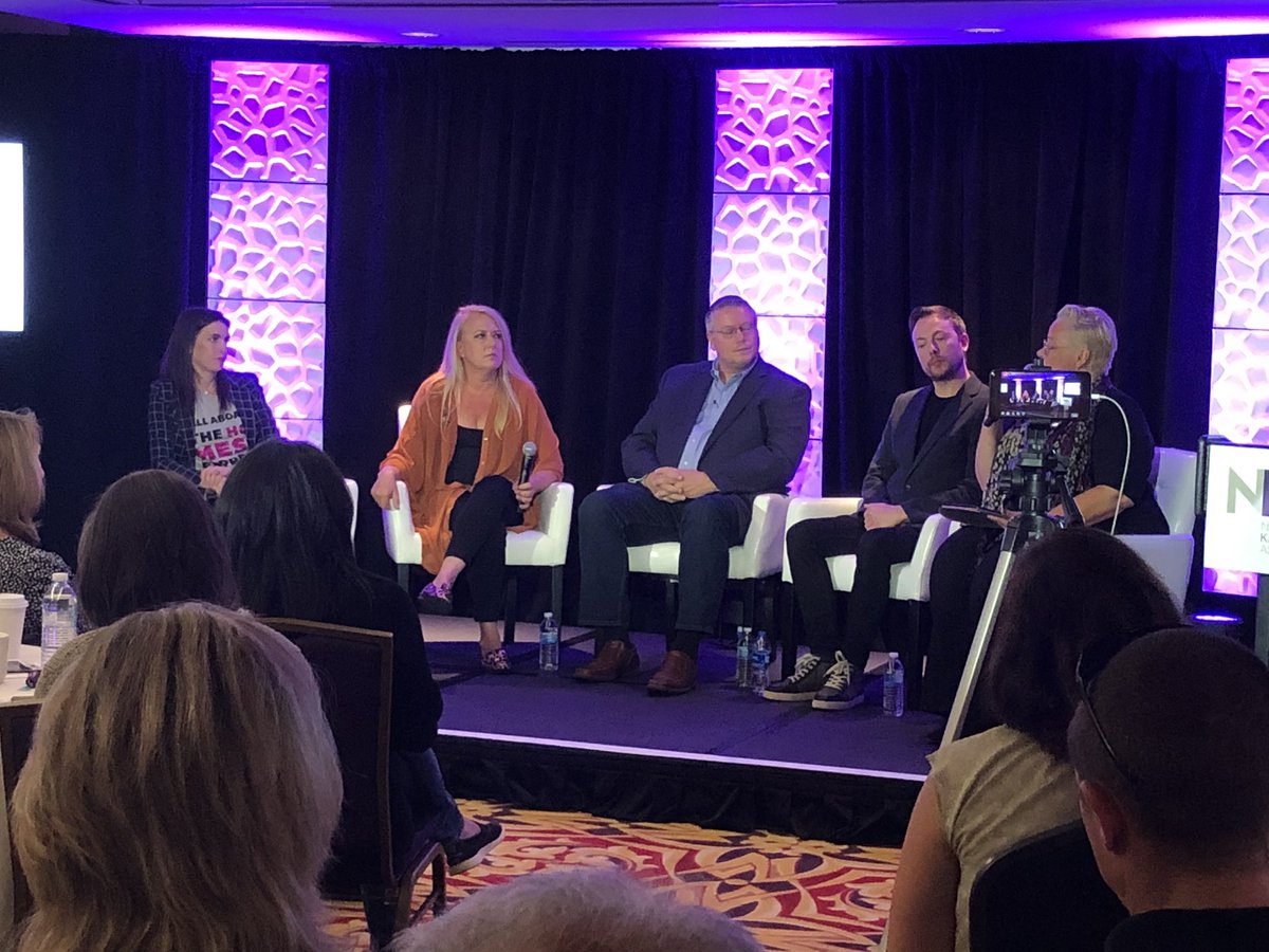 NKBA_CEO's tweet photo. Absolutely Fantastic Panel @thenkba Certified Designers #ConnectingTheConnectors event @CEDIAExpo with @MollyNSwitzer @ToniSabStyle @CEDIAGiles @Modenus and Peter Cook #NKBA #CediaExpo2019 https://t.co/ZNaN4DZQ4U
