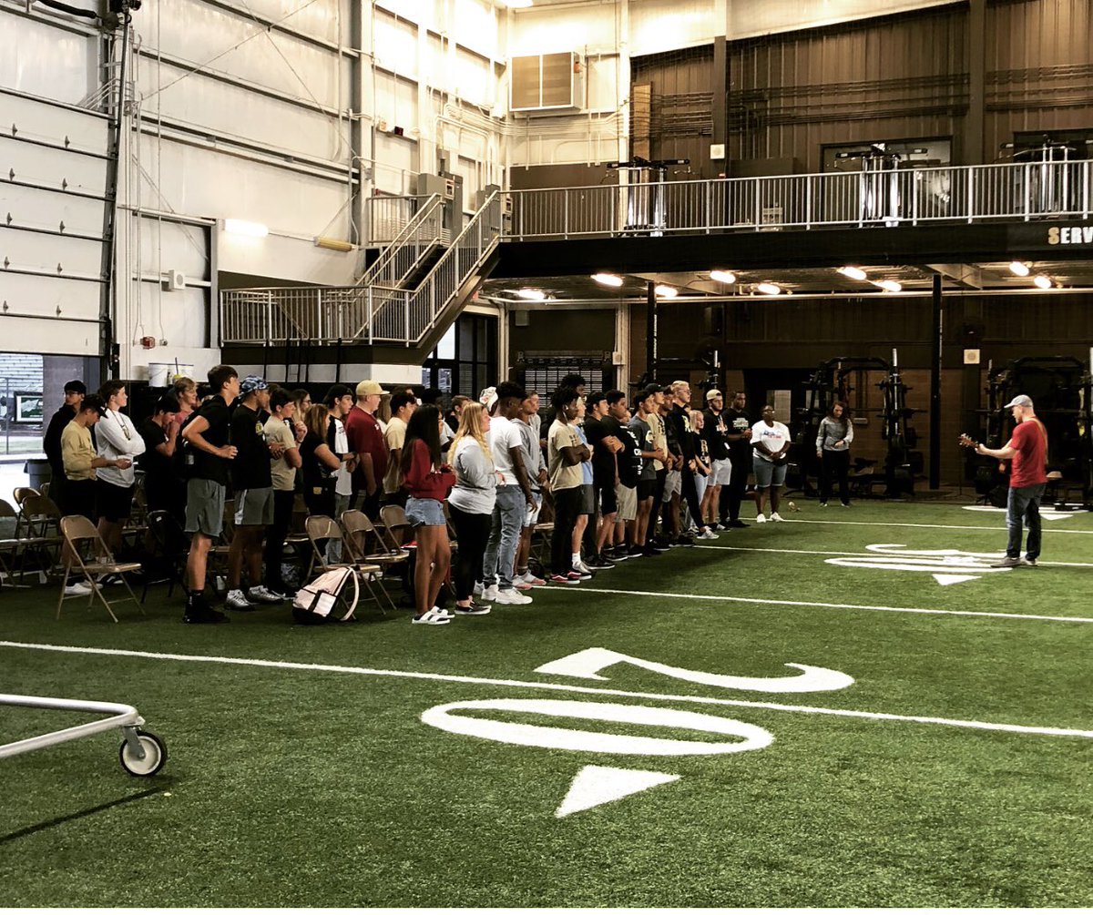BACoach_Cochran's tweet photo. Wow! WHAT. A. MORNING!
We had 75 students at FCA this morning🔥🔥🔥 The most we have ever had! How awesome is that? God is working and doing incredible things at this place! #KeepInviting #Consistency #FCABA https://t.co/sqYhXUInx7